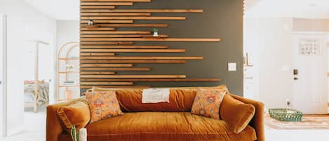 Apartment (2 Bedrooms) | Front of property