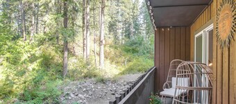 Twin Lakes Retreat: Lake, Pool & Golf Access!