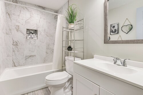 1 Mi to Dtwn Monroe: Family-friendly Duplex!