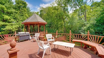 House (6 Bedrooms) | Interior