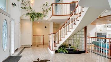 Rumah (6 Bedrooms) | Interior