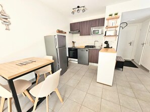 ميكروويف، فرن، موقد طهي مسطح، غسالة أطباق