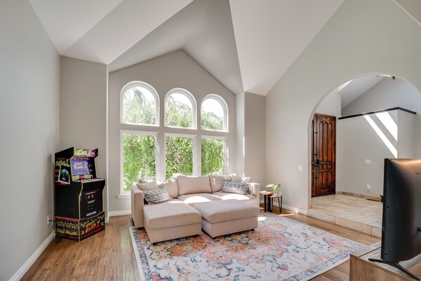 House (4 Bedrooms) | Interior