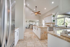 House (4 Bedrooms) | Interior - Private Hot Tub: Home Near Moses Lake Access (Moses Lake)