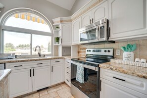 House (4 Bedrooms) | Interior - Private Hot Tub: Home Near Moses Lake Access (Moses Lake)