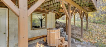 Private Hannibal Cabin With Sauna & Hot Tub!