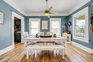 House (4 Bedrooms) | Interior