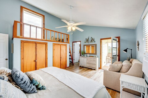 Fish & Kayak: Home Near Shell Point Beach!