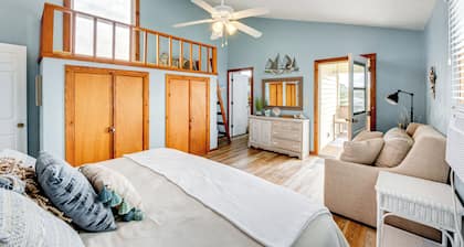 Fish & Kayak: Home Near Shell Point Beach!