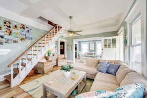 Interior - Fish & Kayak: Home Near Shell Point Beach! (Crawfordville)