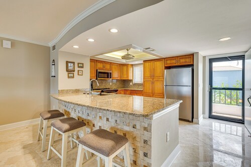 Panoramic Gulf Views: Renovated Fort Myers Condo!