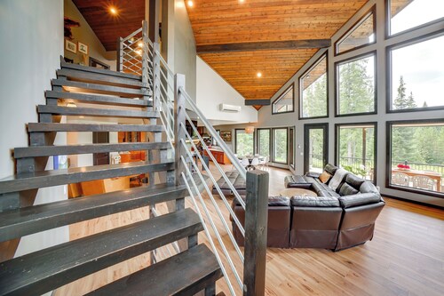 7 Mi to Boat Launch: Luxe Montana Family Home