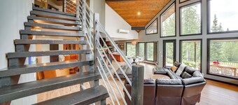 7 Mi to Boat Launch: Luxe Montana Family Home