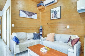 Cottage (2 Bedrooms) | Interior
