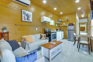Cottage (2 Bedrooms) | Interior