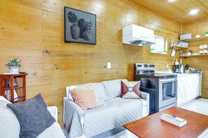 Cottage (2 Bedrooms) | Interior