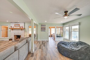 House (5 Bedrooms) | Interior