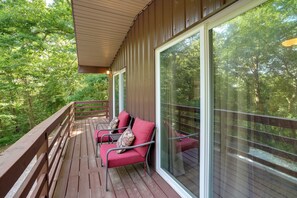 Interior - Creekside Nature Escape in Southwest Missouri (Neosho)