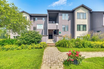 Walk to Bolton Valley Resort: Condo w/ Mtn Views!