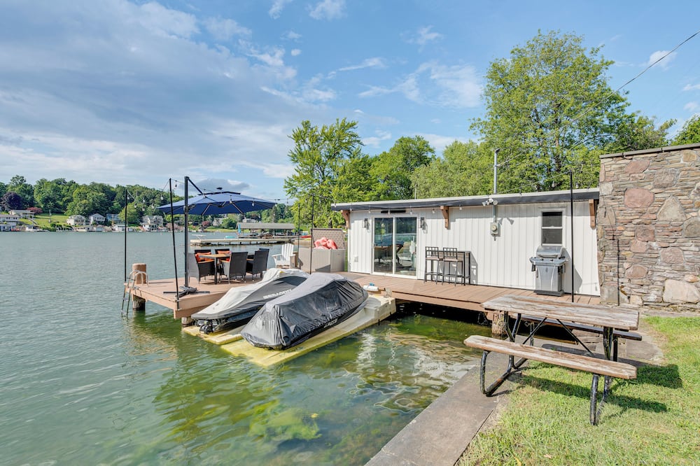 Recently Renovated Harveys Lake Retreat w/ Dock! - Sugar Notch, PA