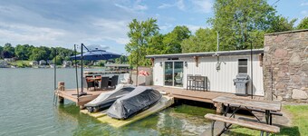 Recently Renovated Harveys Lake Retreat w/ Dock!