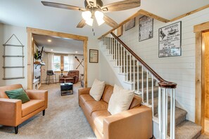 House (5 Bedrooms) | Interior