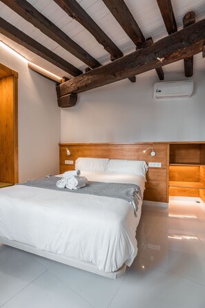 2 Schlafzimmer, Bügeleisen/Bügelbrett