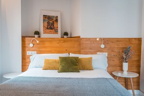 2 bedrooms, iron/ironing board - QH EME Suites Granada 01 (Granada)