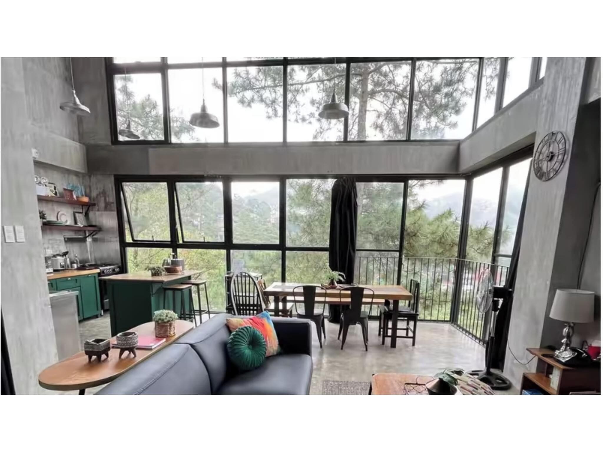 House, 1 Bedroom, Accessible, City View | Living area | Books