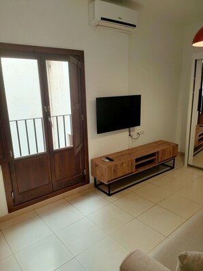 TV