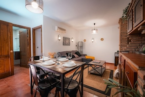 Dining - Quality Homes Granada - QH Santa Ana (Granada)
