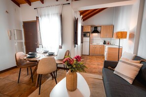 TV - Air-conditioned apartment with wifi - QH Mirador San Cristobal 04 (Cella)