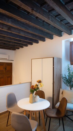 Dining - Quality Homes Granada - QH Correo Viejo 01 (Granada)