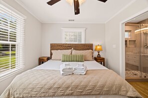 3 slaapkamers, een bureau, een strijkplank/strijkijzer, gratis wifi