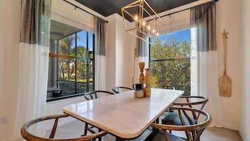House | 2 bedrooms, desk, high-speed internet