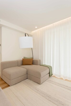 2 bedrooms, Internet