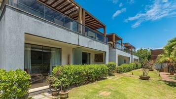 Basic Apartment | Exterior detail