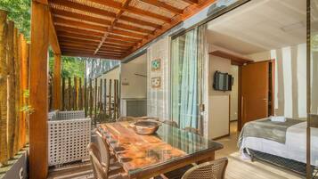 Apartamento básico | Opções para refeição ao ar livre