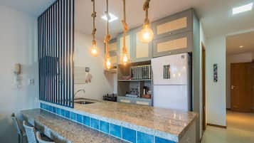 Basic Apartment | Private kitchen | Cookware/dishes/utensils