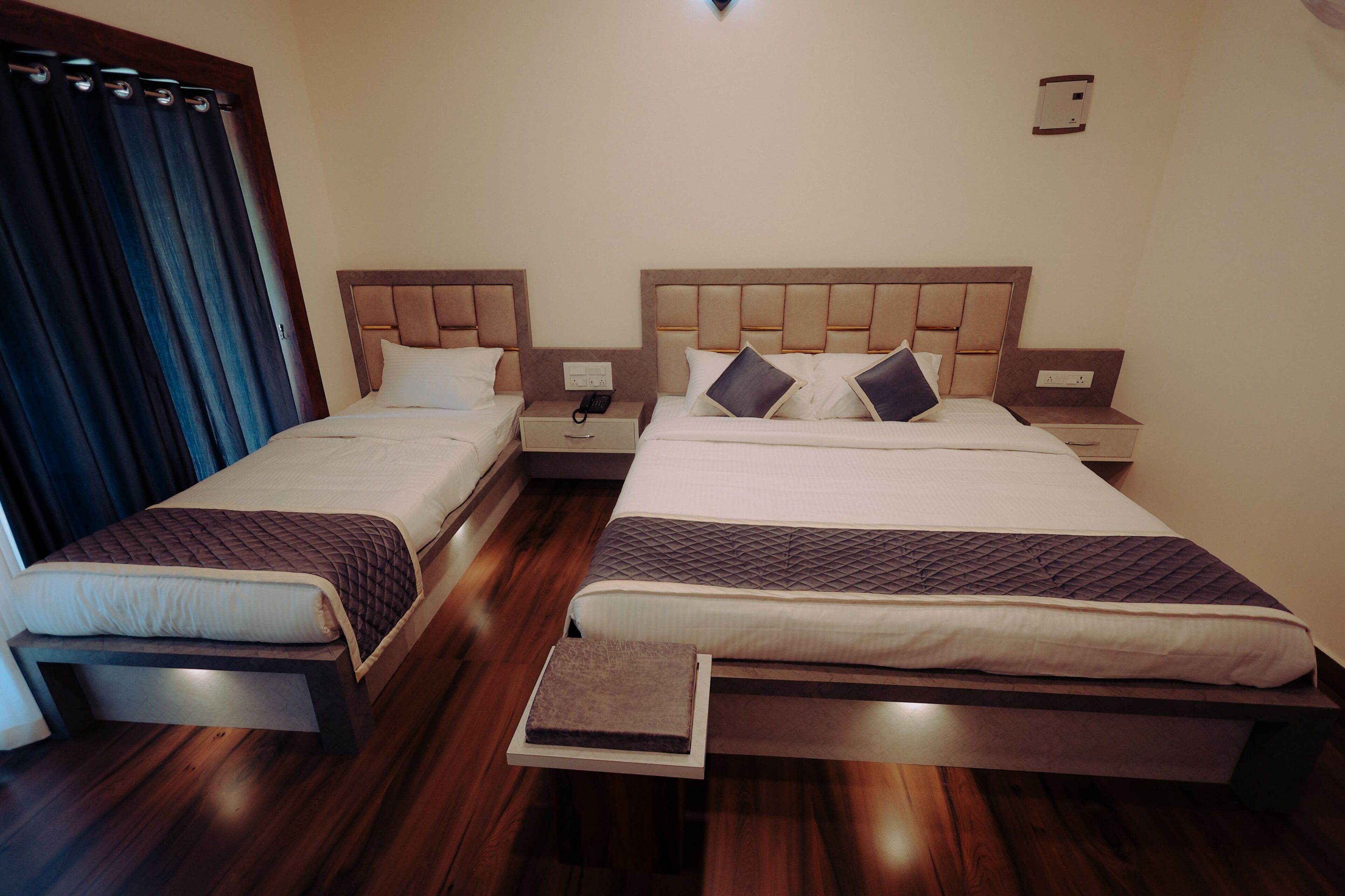 Royal Room | Rollaway beds, bed sheets