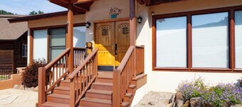 High Expectations - In Town - New Property! - Fireplace - Adjustable Bed - Fence
