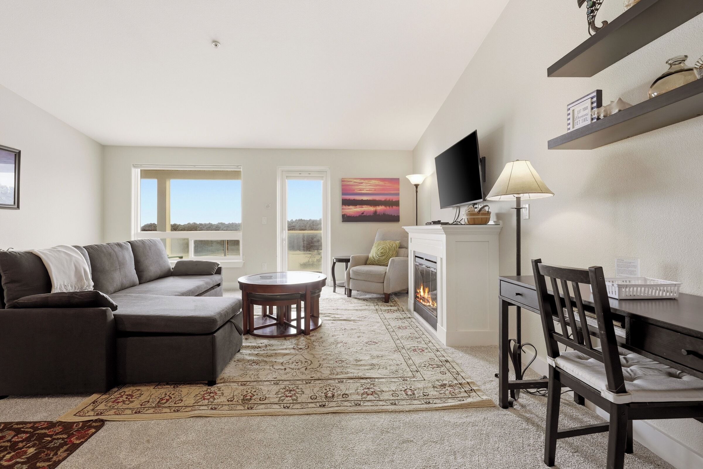 Smart TV, fireplace, DVD player