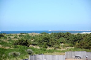 Property grounds - 1233 - Lighthouse View top floor, steps to beach (Westport)