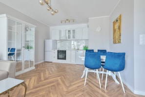 Comfort Apartment, Balcony | Private kitchen - Horizon 3 by Grand Apartments (Gdańsk)