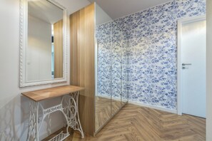 Iron/ironing board, free WiFi