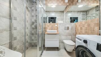 Comfort Apartment, Balcony | Bathroom