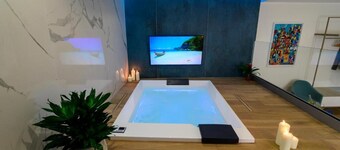 Maqueda Room & Suite