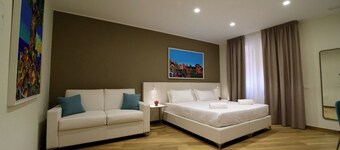 Maqueda Room & Suite