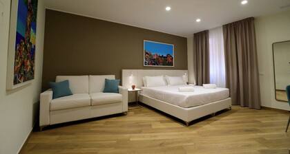 Maqueda Room & Suite