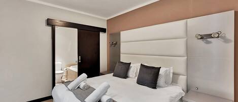 1 多间卧室、熨斗/熨衣板、WiFi、床单